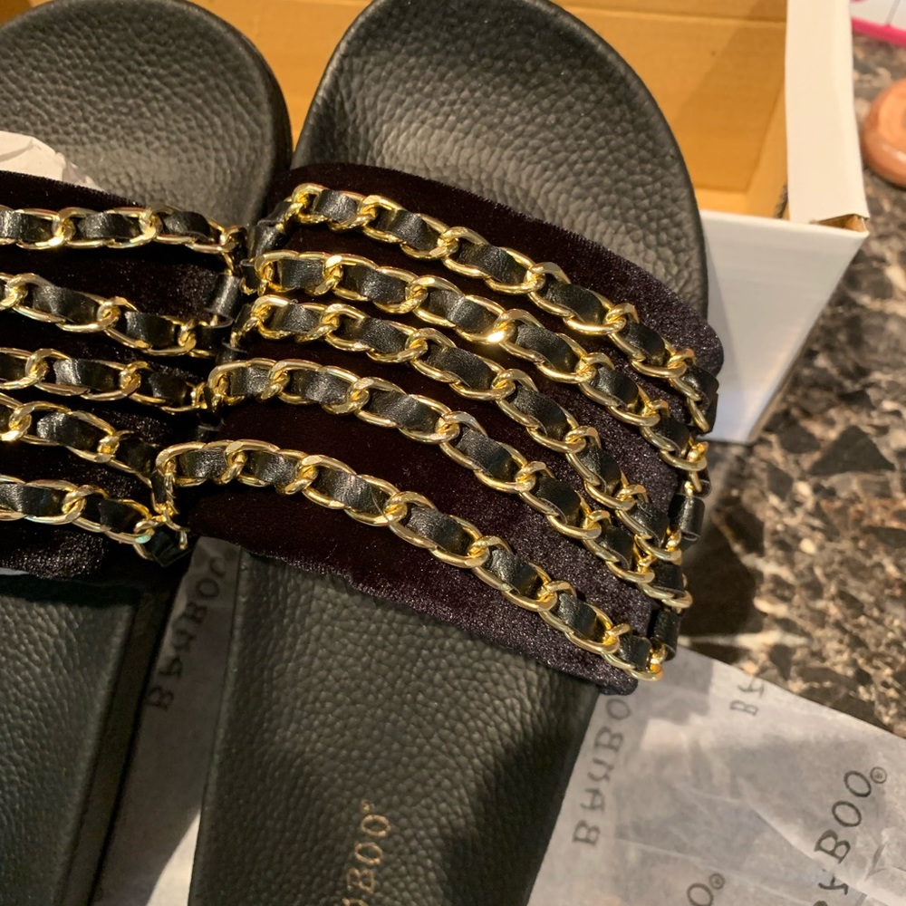 Super cute velvet slides! - Picture 5 of 6